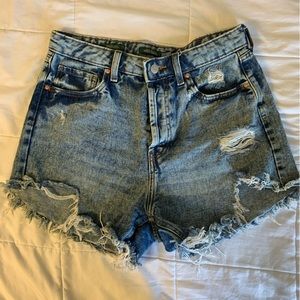 Wild fable distressed Jean shorts.
